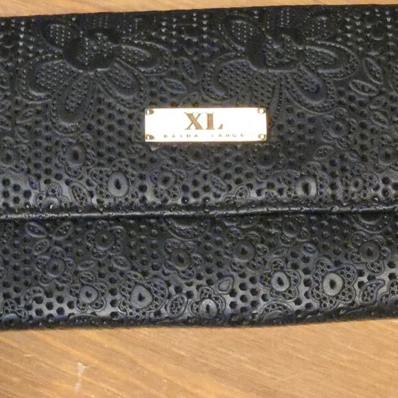 Black Faux Leather Floral Print XL Brand Wallet, NWOT 7.5 x 4 - Picture 3 of 9